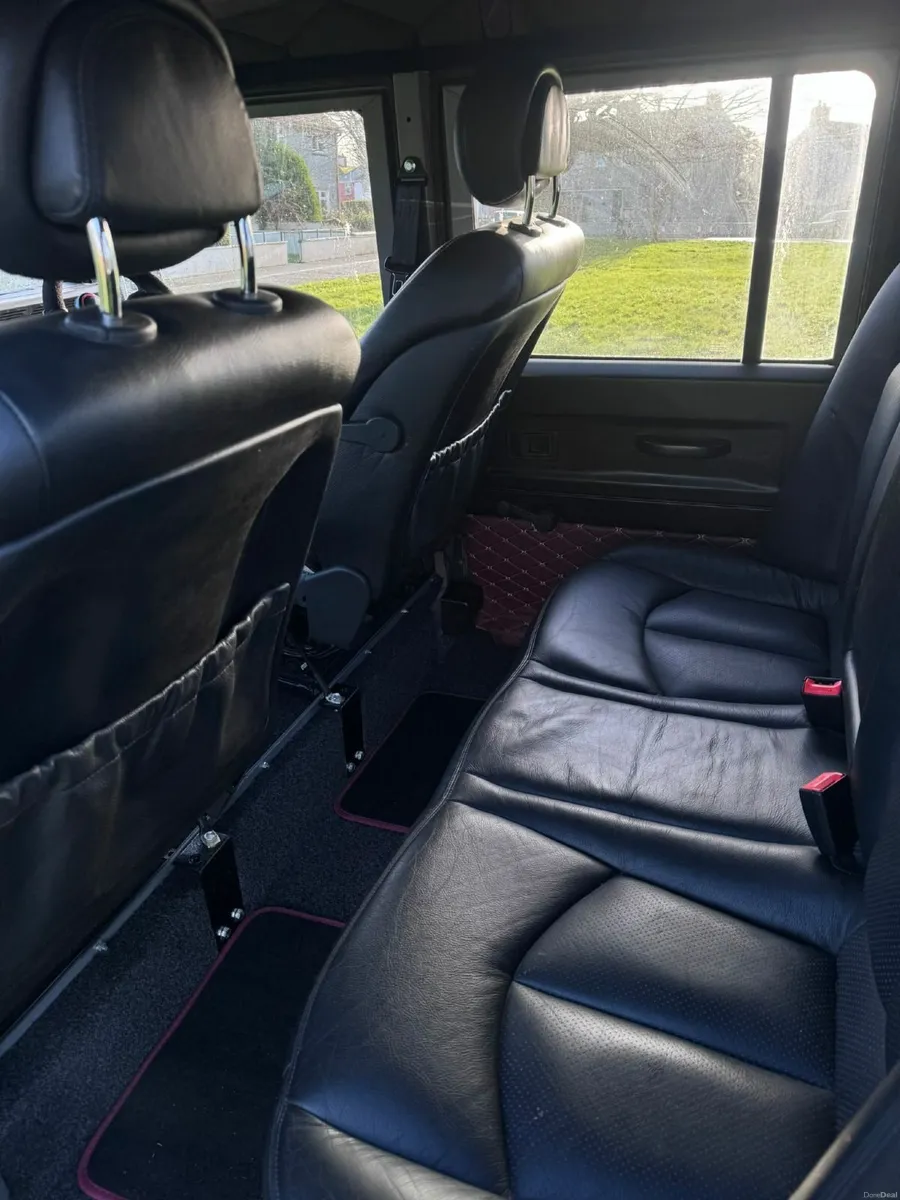 Land Rover Defender 130 - Image 2