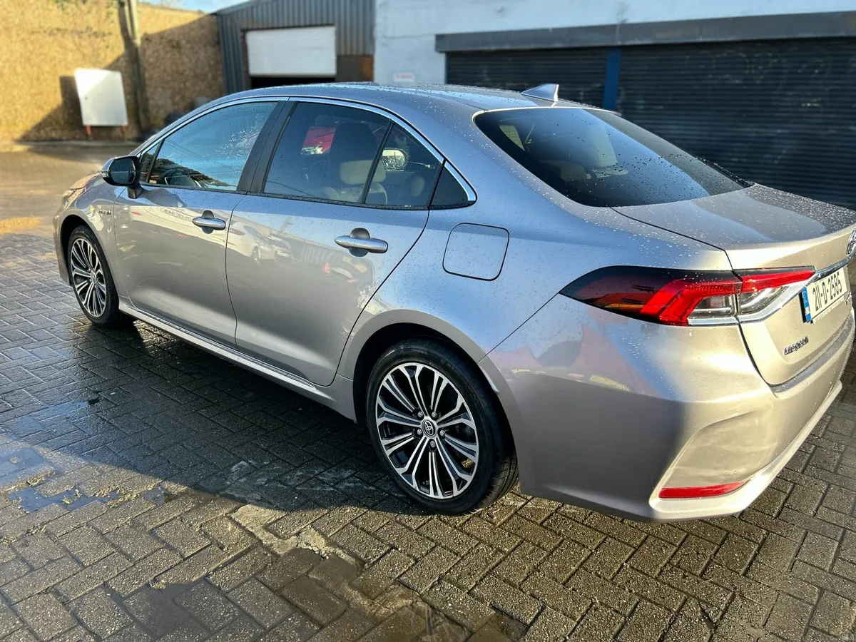 Toyota Corolla 2021 - Image 2