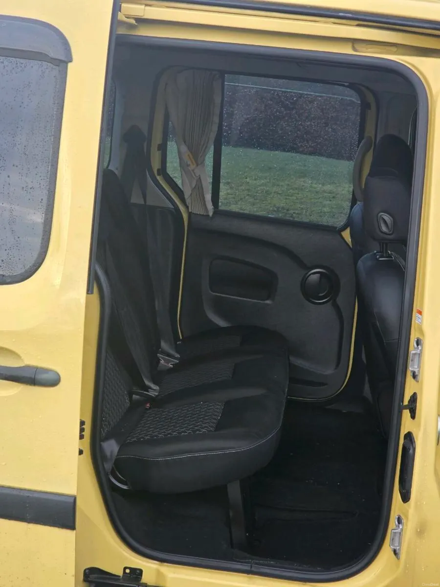 Renault kangoo 1.6 Petrol Automatic, 5 seats. 
✅️ - Image 2