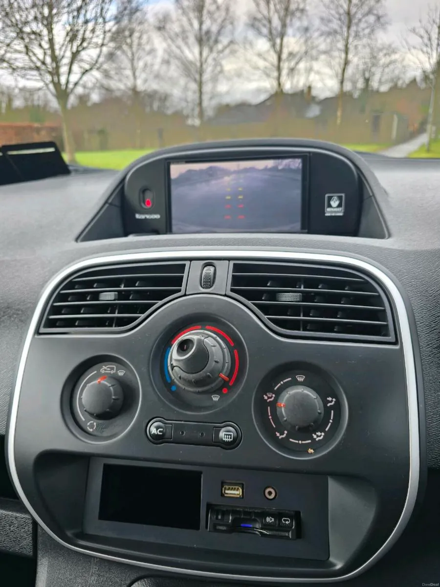 Renault kangoo 1.6 Petrol Automatic, 5 seats. 
✅️ - Image 4