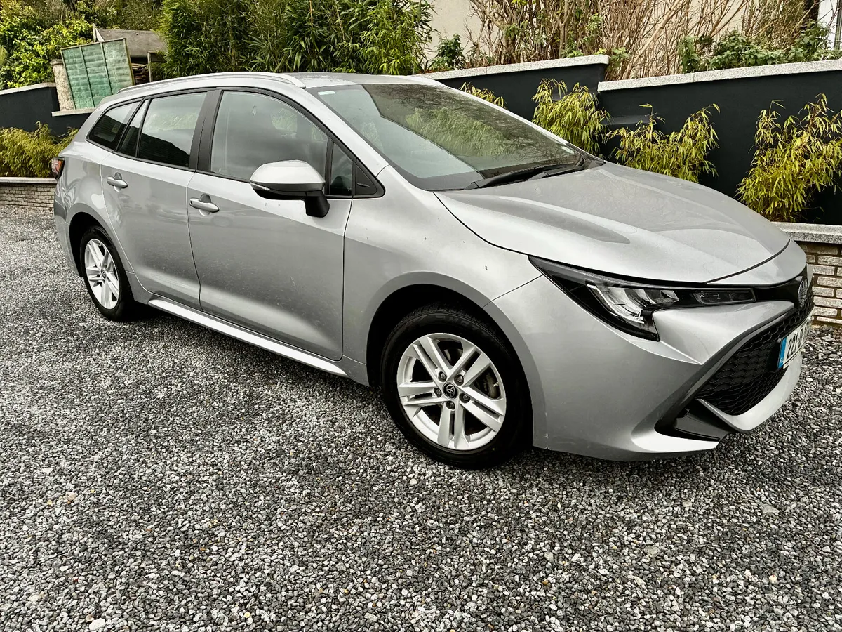 Toyota Corolla 2022. Hybrid Estate - Image 2