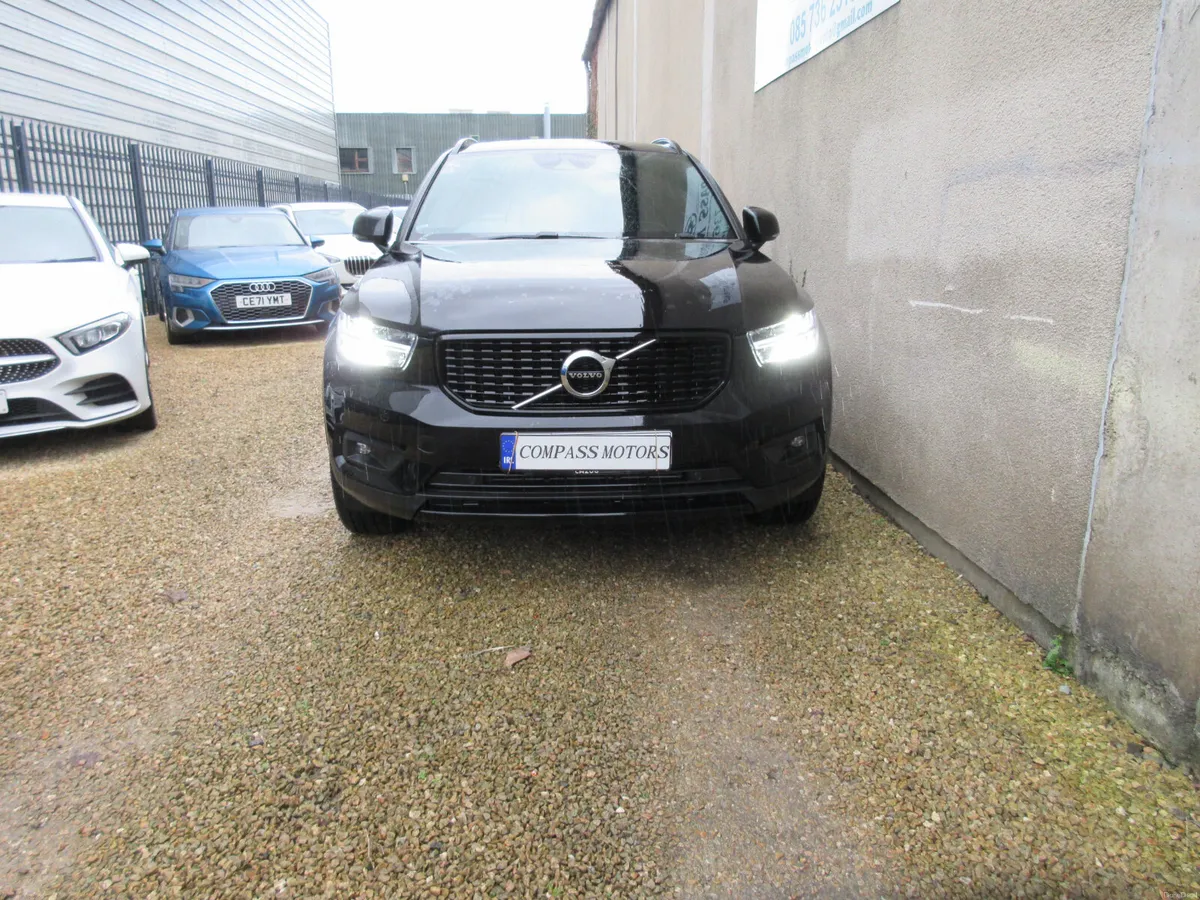 Volvo XC40 1.5 HYBRID T5 262 BHP GT - Image 2