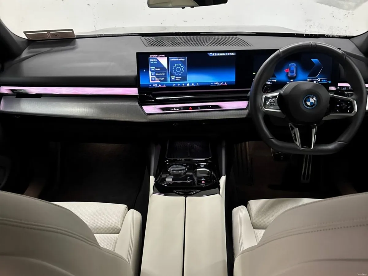 BMW 5-Series 530e PHEV M Sport Pro TOURING - Image 4
