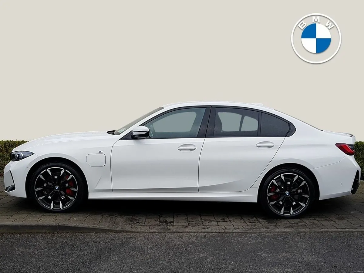 BMW 3-Series 330e M Sport Saloon - Image 3
