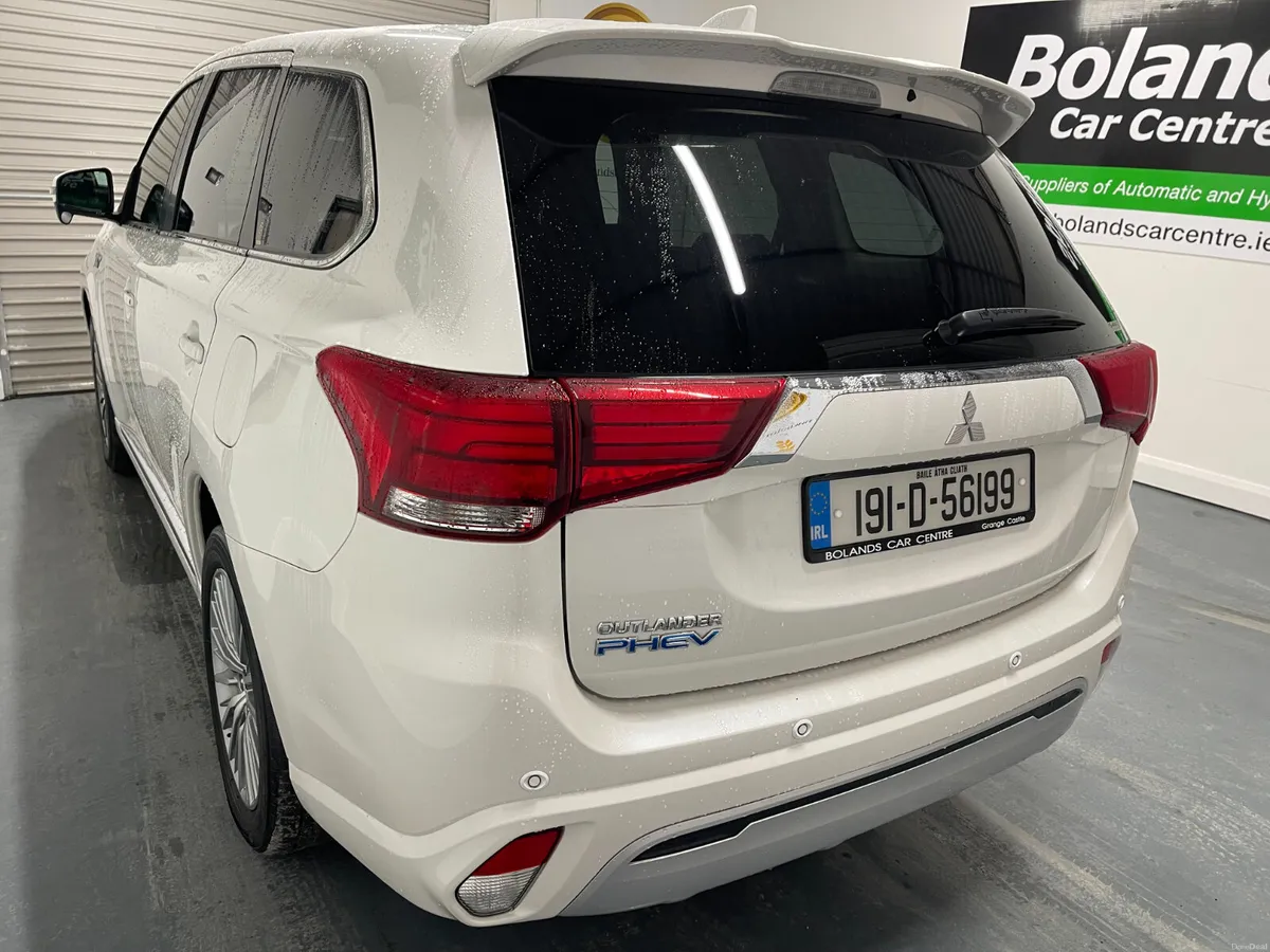 2019 Mitsubishi Outlander Hybrid 2.4Phev Automatic - Image 4