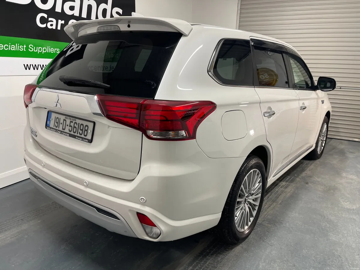 2019 Mitsubishi Outlander Hybrid 2.4Phev Automatic - Image 5