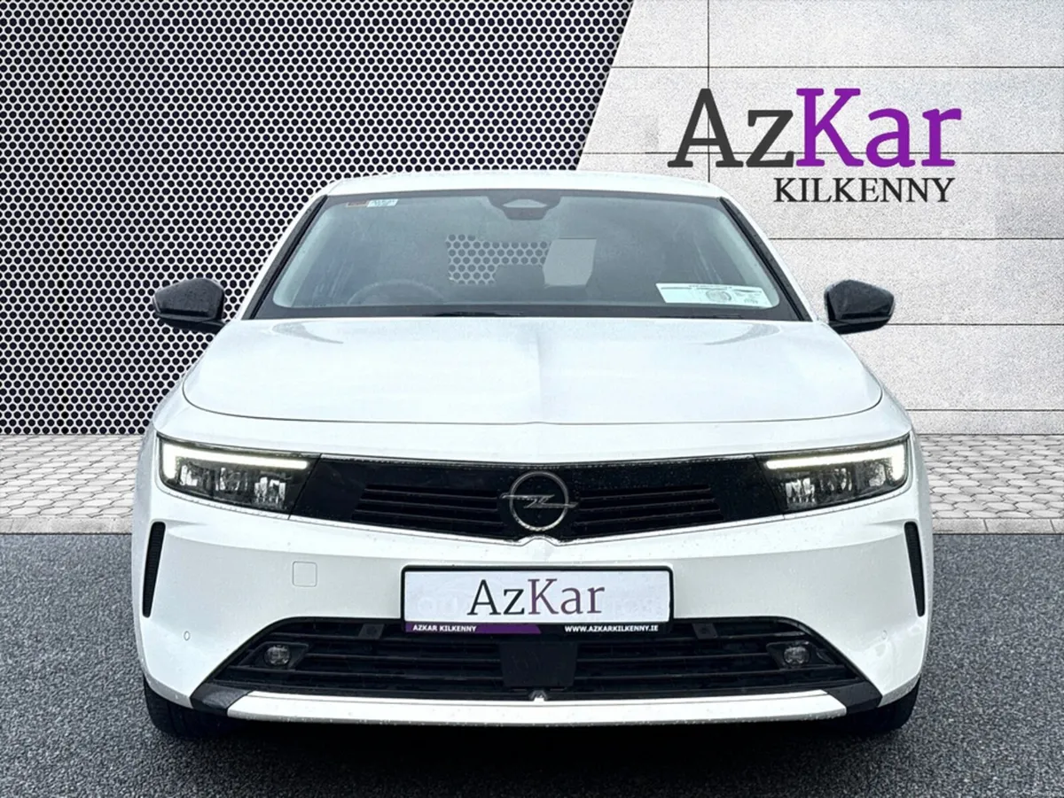 Opel Astra 2022 SC 1.2L PETROL HATCHBACK NCT 2028 - Image 3