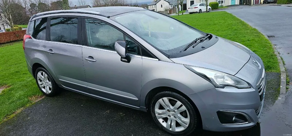 Peugeot 5008 7 SEATER HIGH SPEC QUICK SELL - Image 1