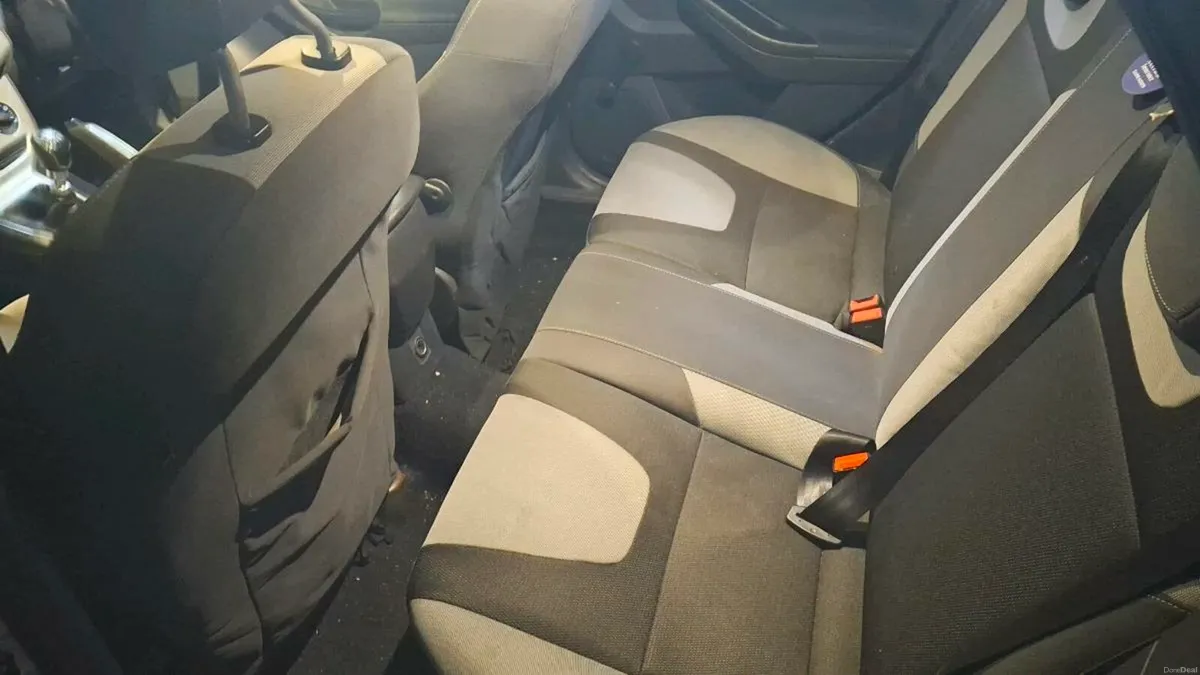 Ford focus  1.6 - Image 3