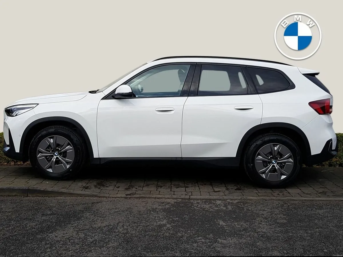 BMW iX1 iX1 eDrive20 Sport - Image 3