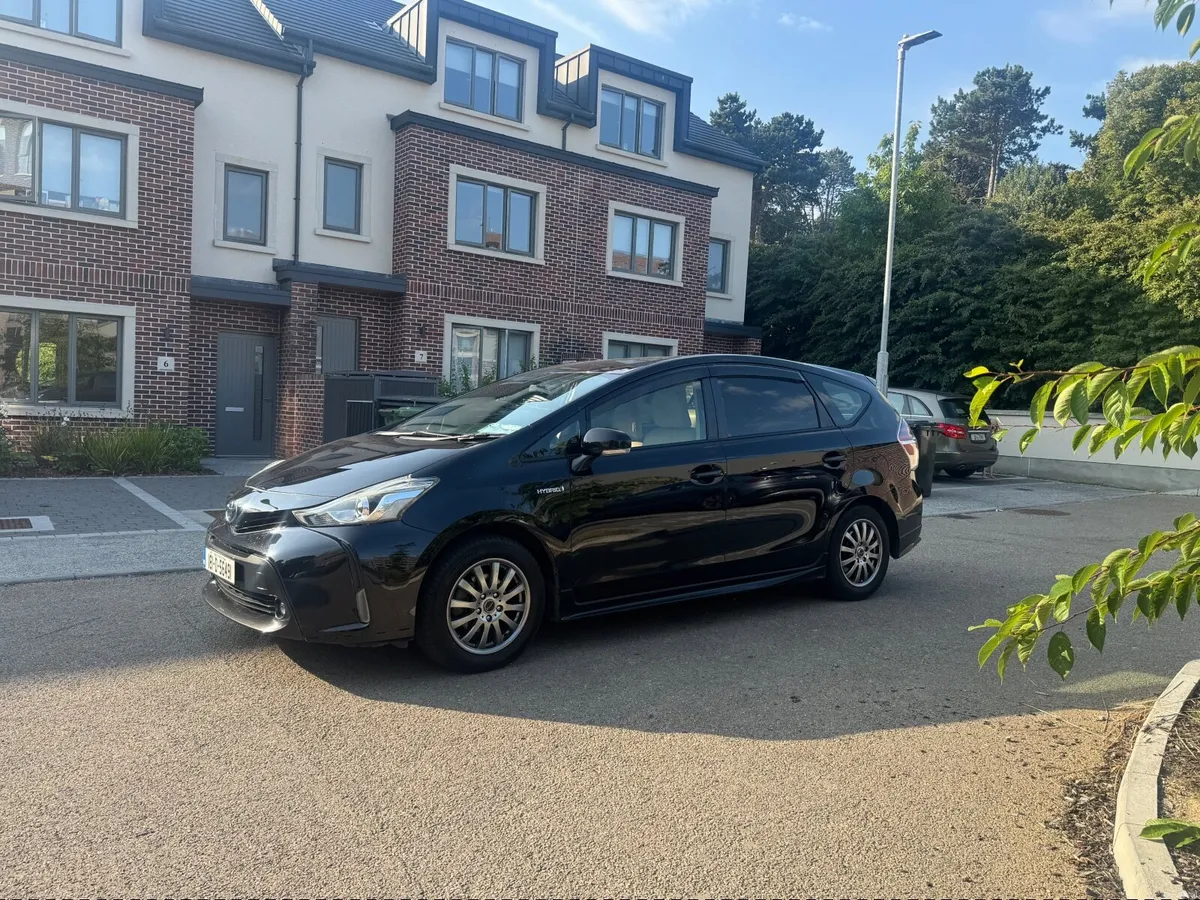 Toyota Prius 2018 - Image 2