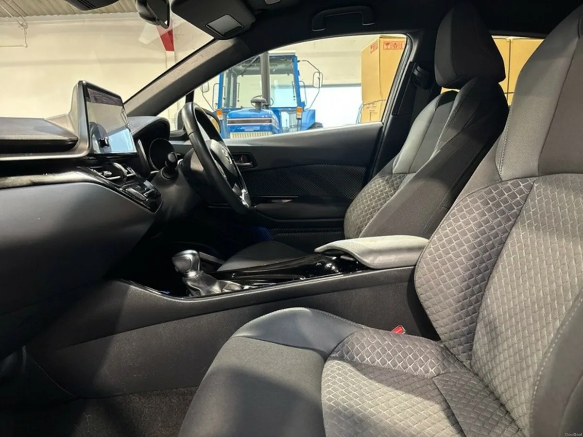 Toyota C-HR HYBRID SPORT 4DR AUTO - Image 6