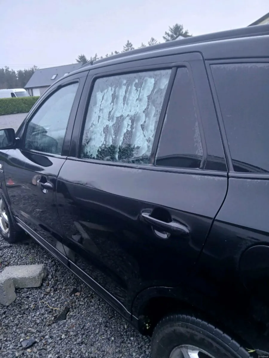 Hyundai Santa Fe 4x4 diesel engine 2.2. - Image 4