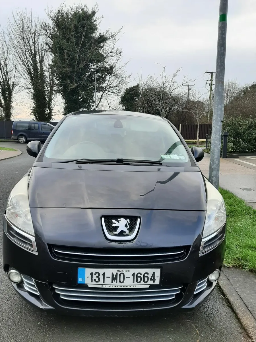 Peugeot 5008 2013 - Image 1