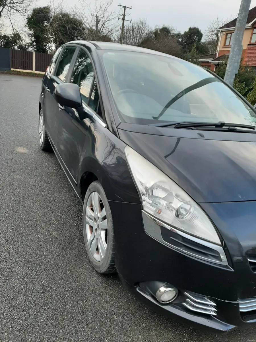 Peugeot 5008 2013 - Image 2