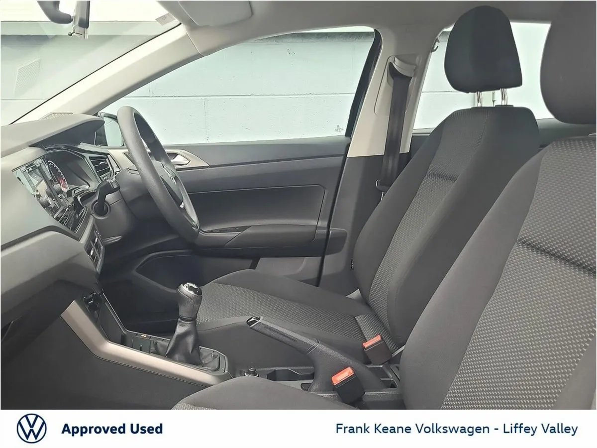 Volkswagen Polo TRENDLINE 1.0 TSI 80HP  *LOW MILEA - Image 4