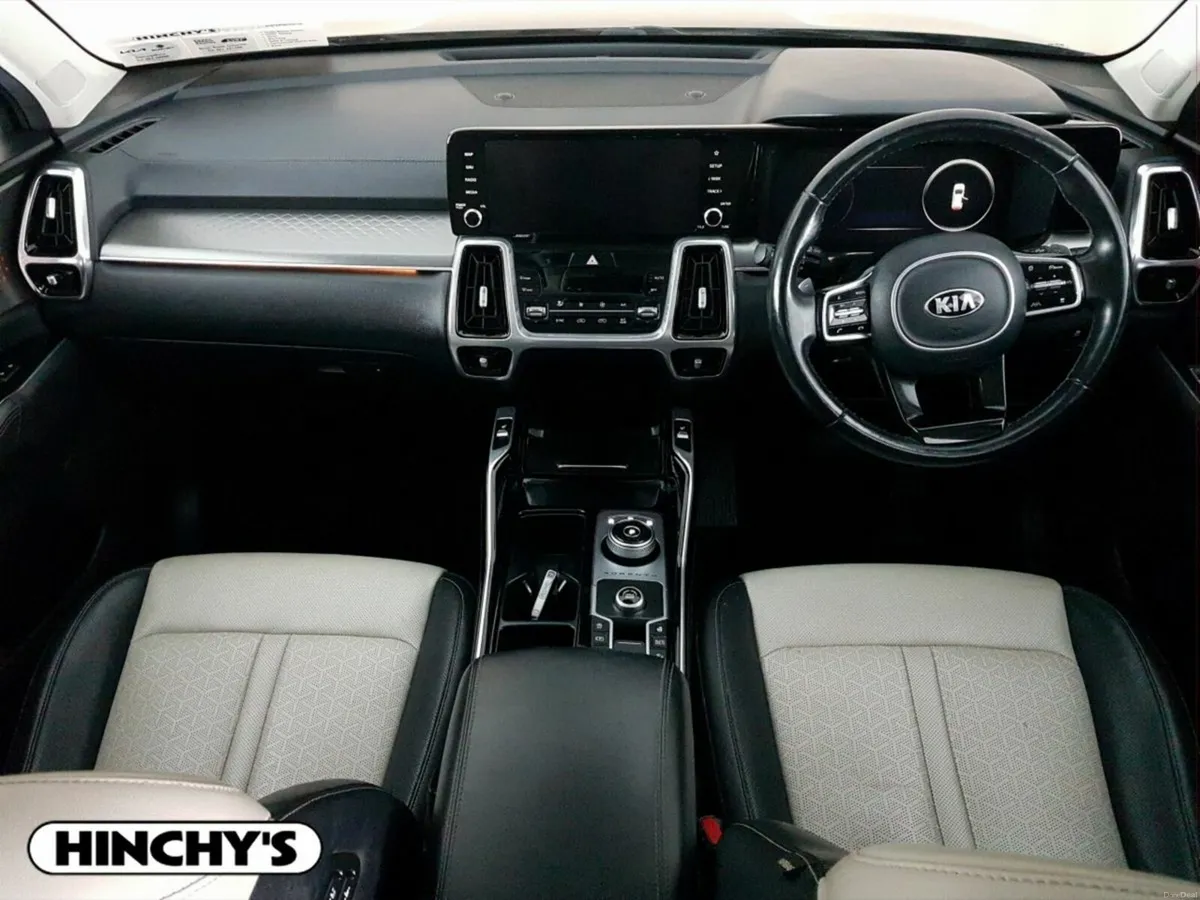 Kia Sorento 2.2 K4 4X2 Diesel 7 seats - Image 2