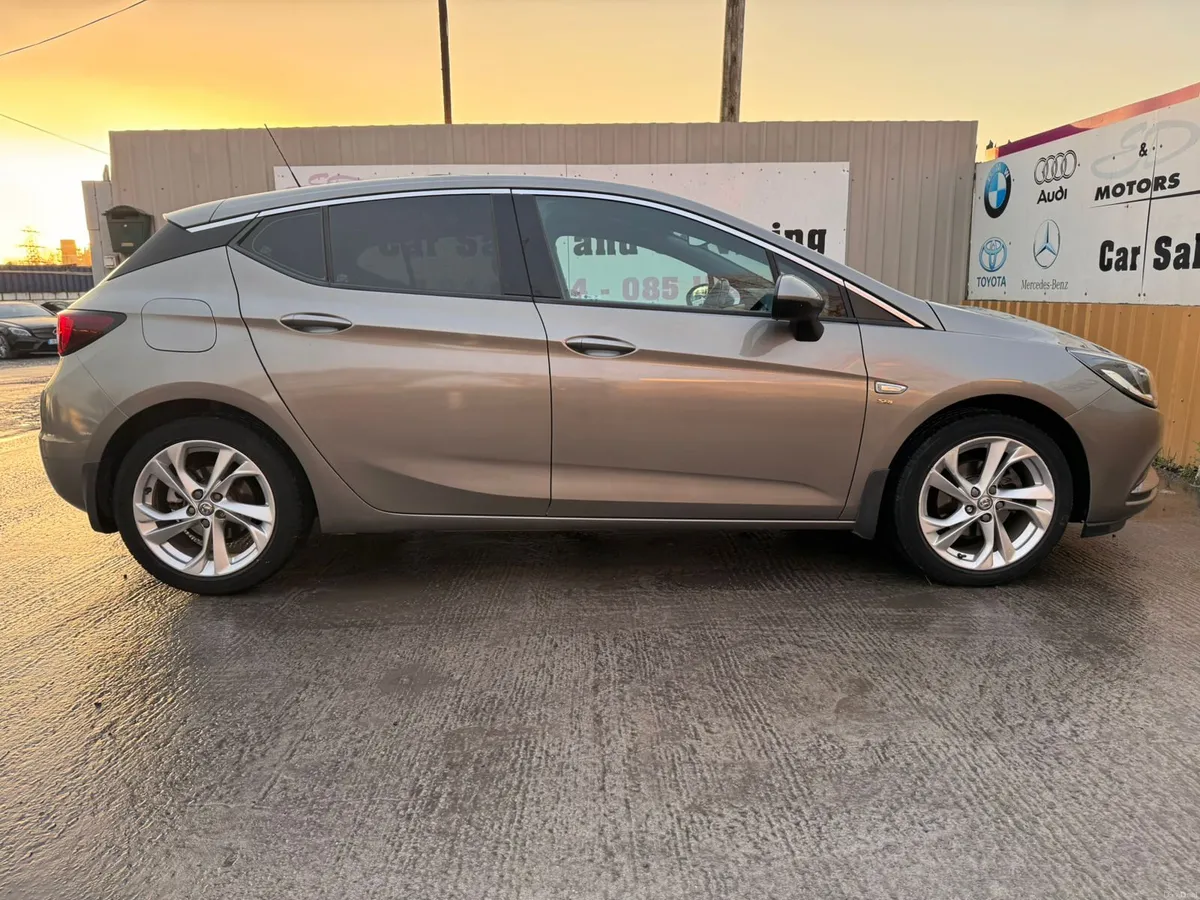 2017 Astra 1.4LTurbo SRI Low Miles Warranty - Image 2