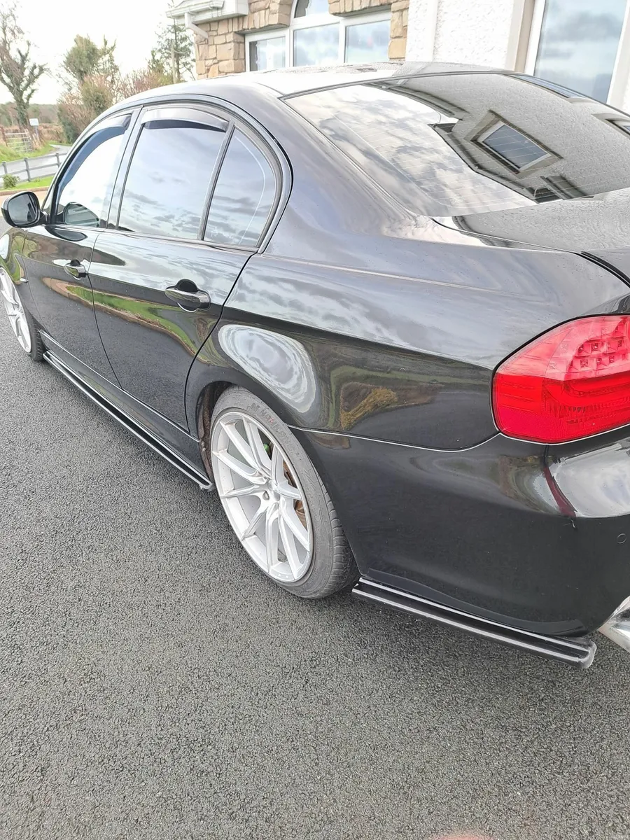 BMW 3-Series 2009 - Image 3