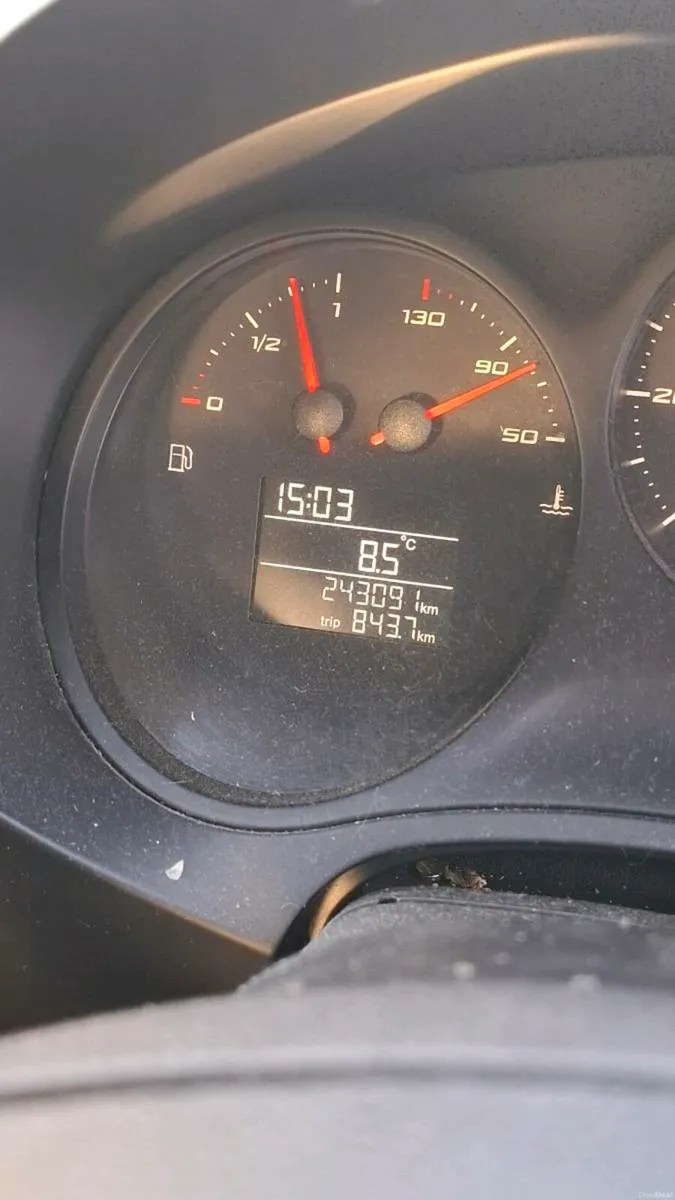 Seat Leon 2012 1.6TDI - Image 2