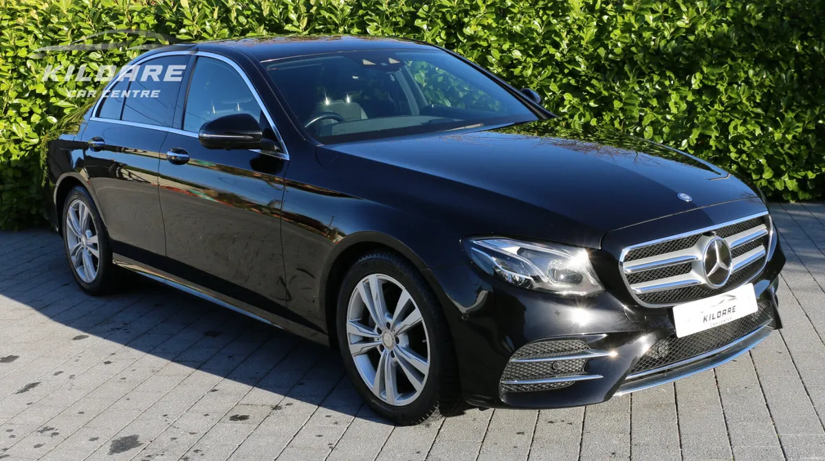 MERCEDES-BENZ E220D AMG - Image 4