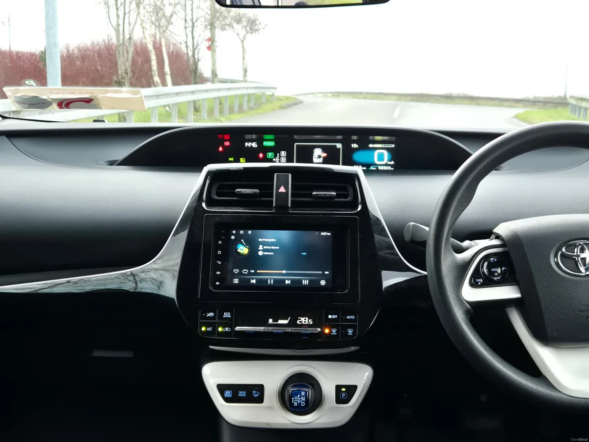 2018 Tyota Prius - Image 3