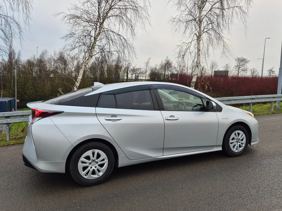 2018 Tyota Prius - Image 2