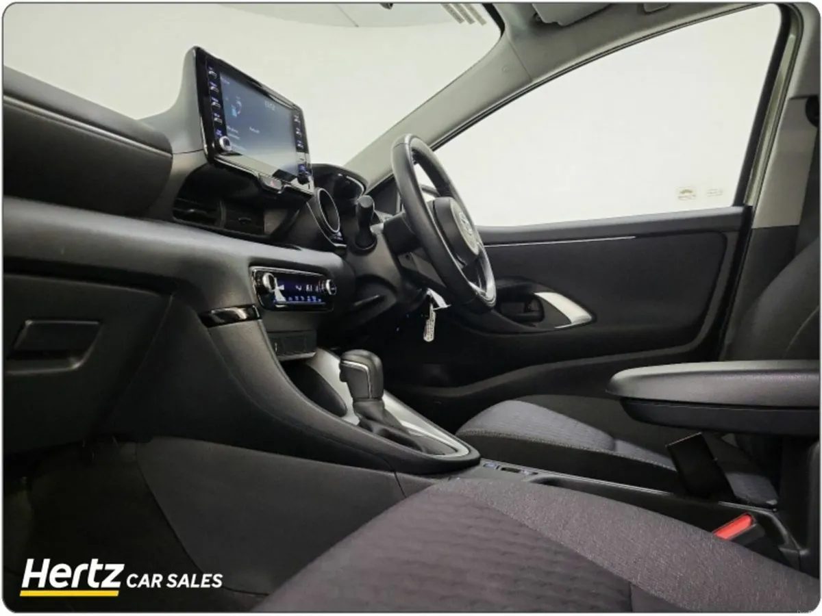 Toyota Yaris DESIGN HEV CVT 1.5 Petrol Automatic - Image 4