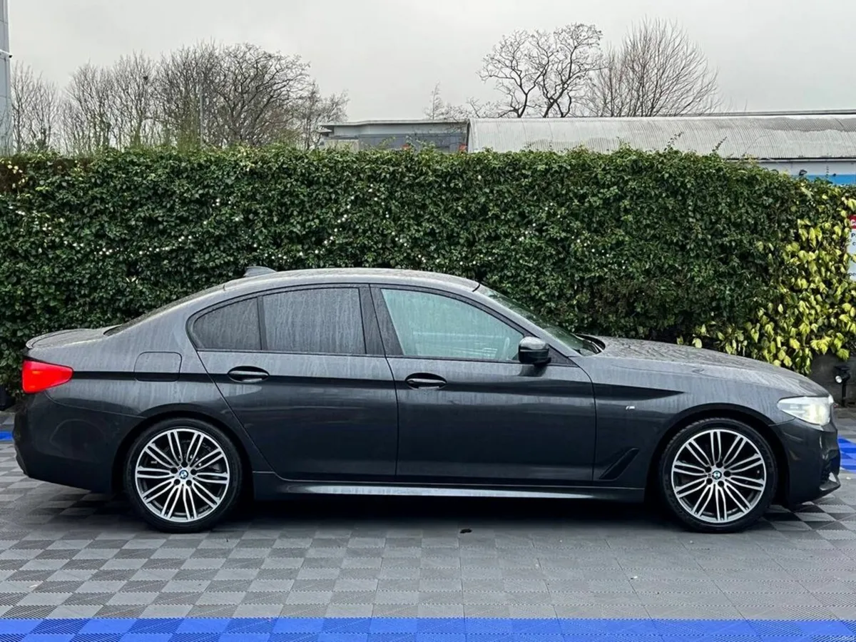 BMW 5-Series 520d M-SPORT // LEATHER HEATED SEATS - Image 2