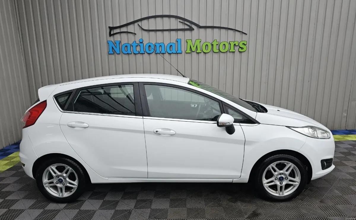 2014 Ford Fiesta 1.0 Petrol Zetec - Image 2