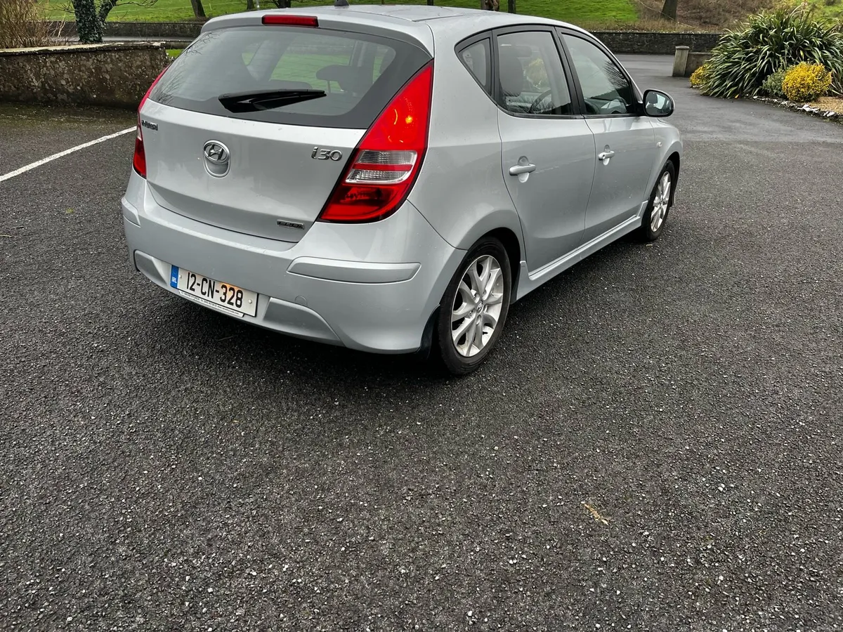 2012 Hyundai i30 deluxe 1.6 diesel - Image 4
