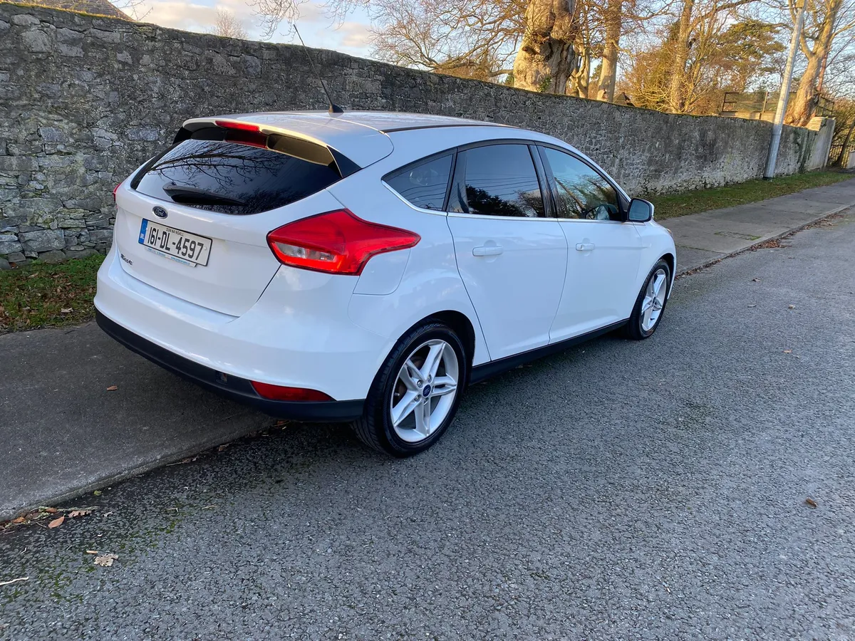 FORD FOCUS 1.5 TDCI ZETEC - Image 4