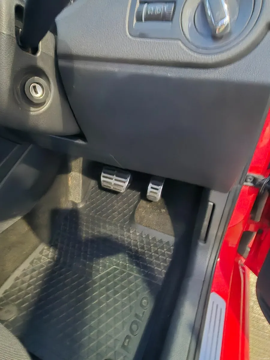 VW Polo 2012 Automatic Red 1.2L: €5,500** - Image 4