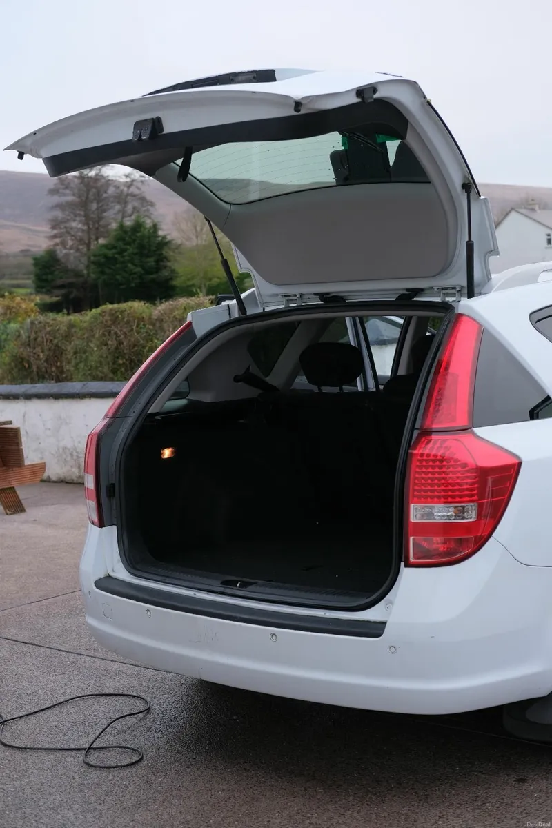 Kia Ceed 2012 - Image 2