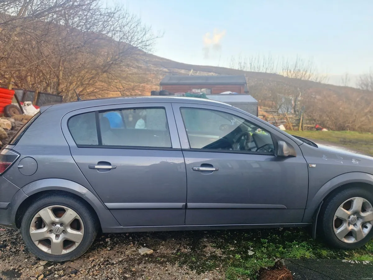 Opel Astra 2008 - Image 2