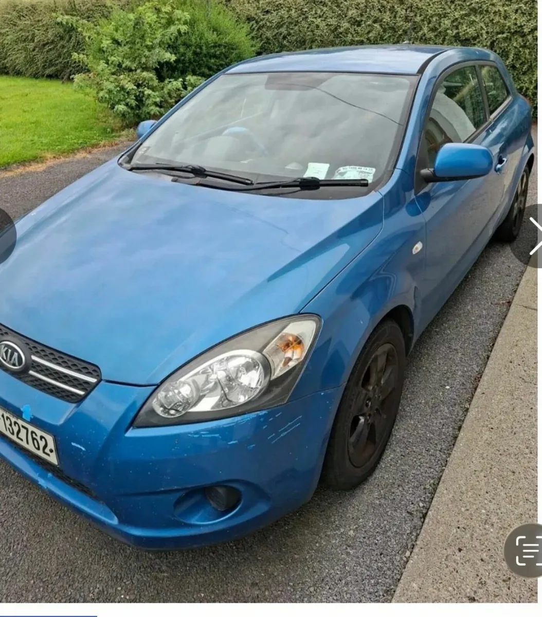 Kia Ceed 2010 - Image 1
