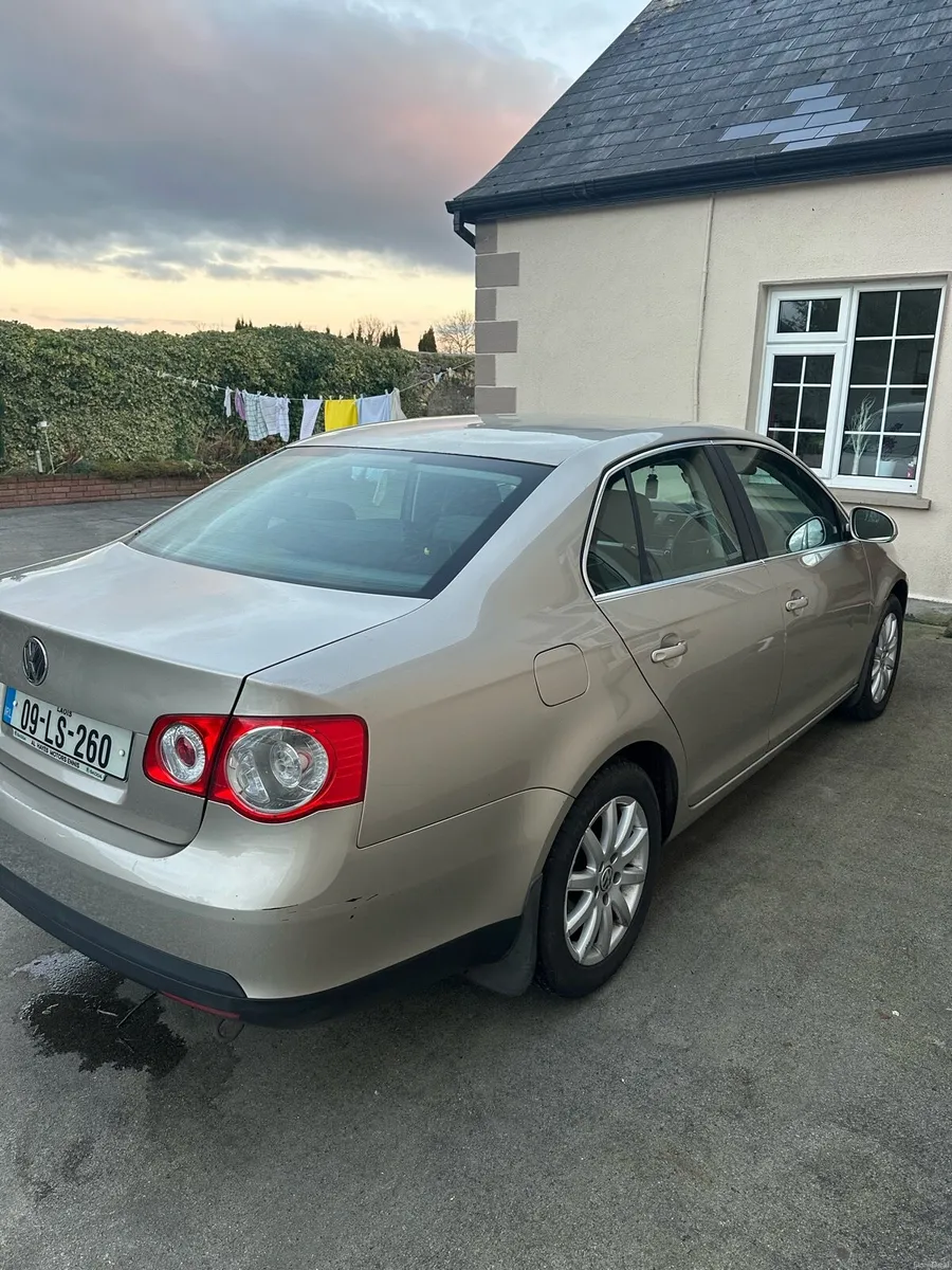 Volkswagen Jetta - Image 2