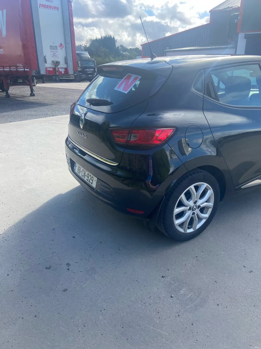 Renault Clio - Image 4