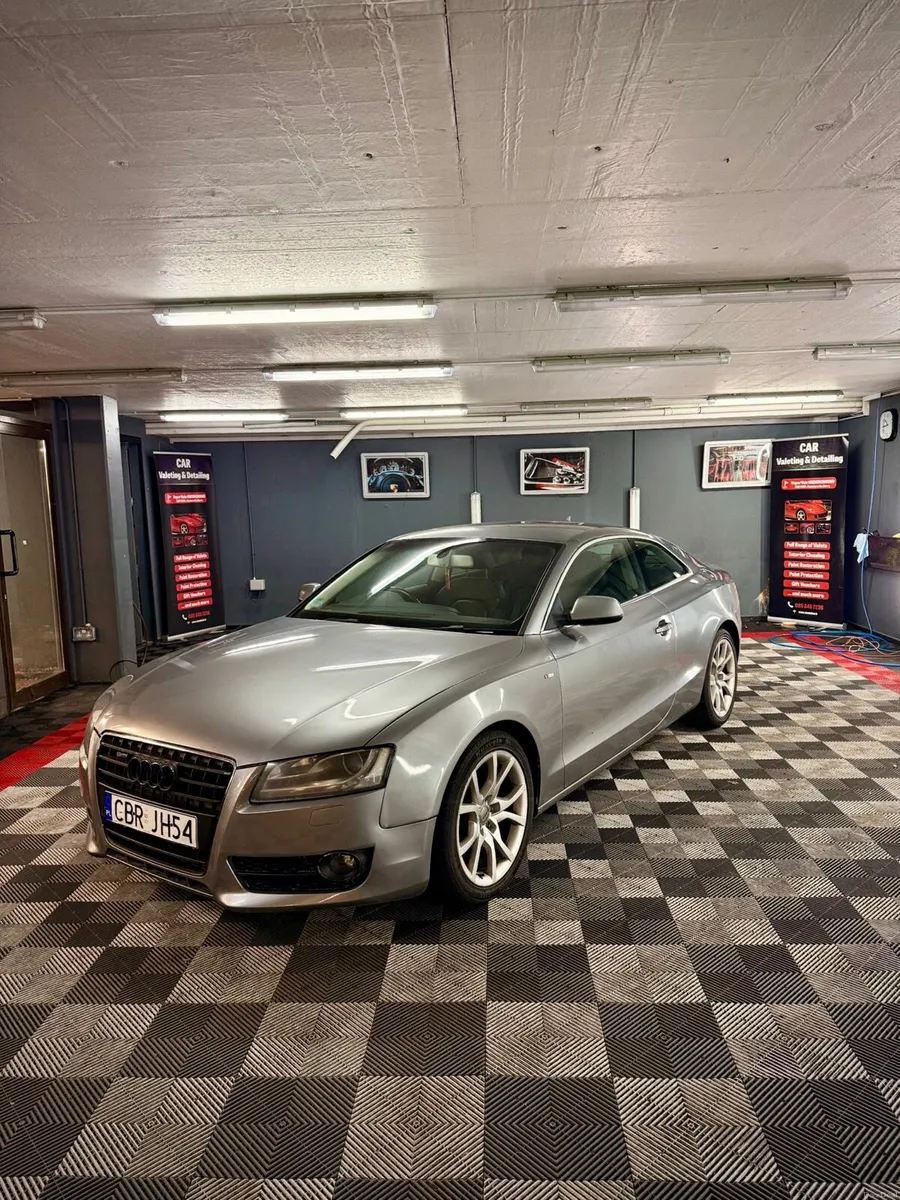 Audi a5 S-line 2.0 Tfsi. 2009 - Image 1
