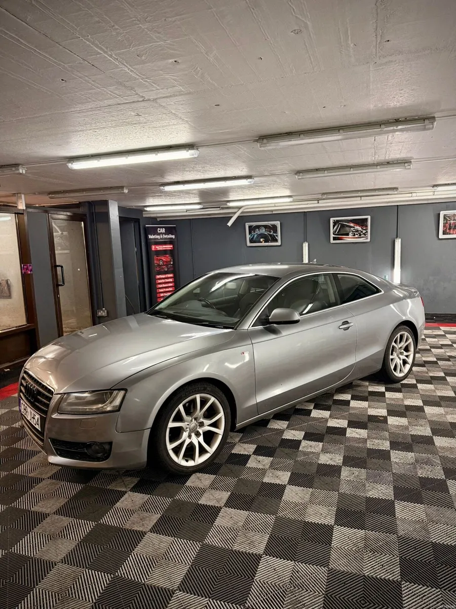 Audi a5 S-line 2.0 Tfsi. 2009 - Image 2