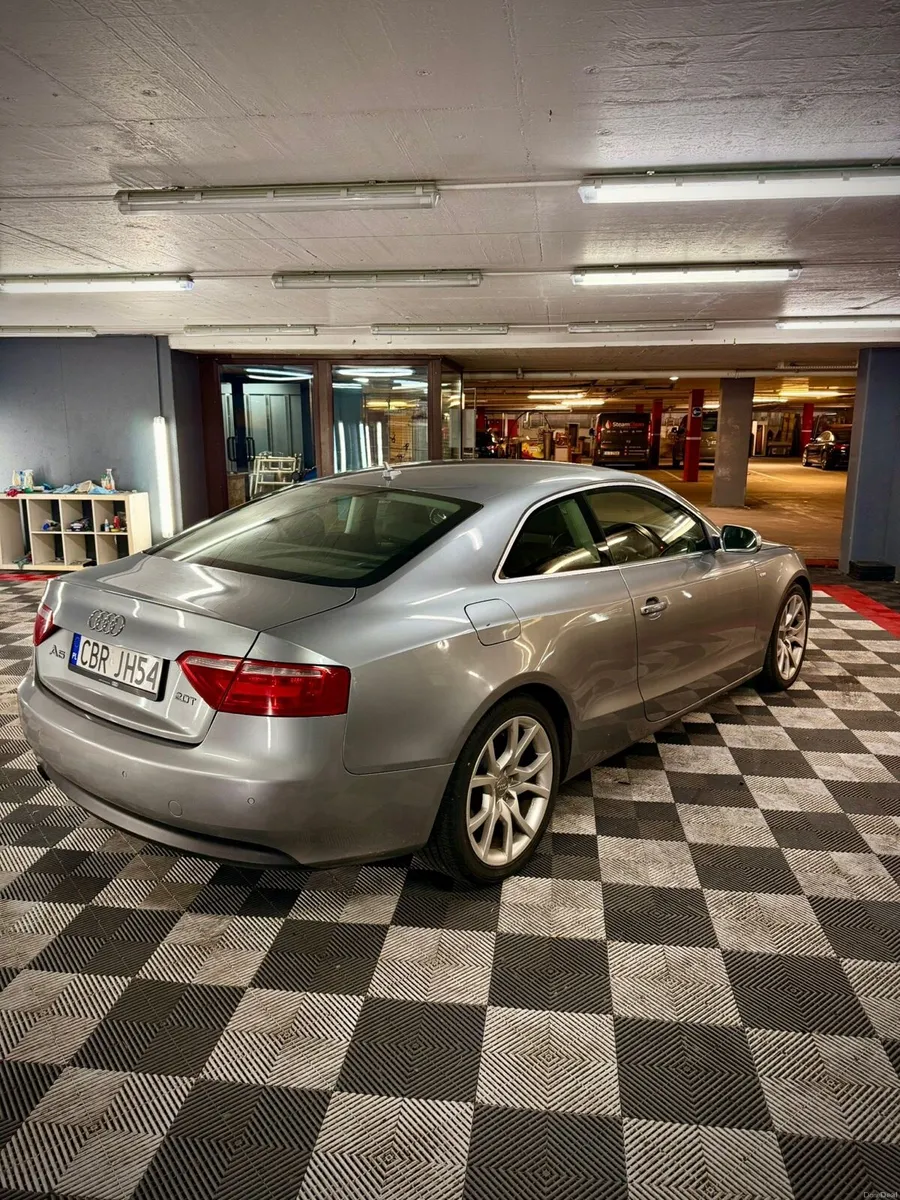 Audi a5 S-line 2.0 Tfsi. 2009 - Image 5
