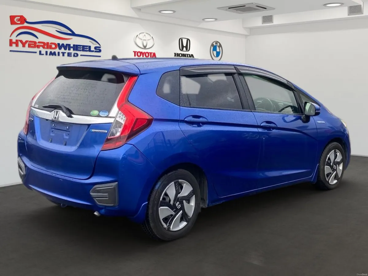 Honda Fit 2014 - Leather Package (52k Km only🔥) - Image 3
