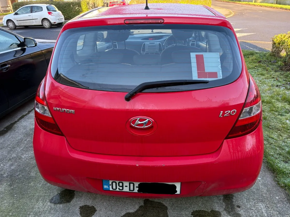 Hyundai i20 2009 - Image 4