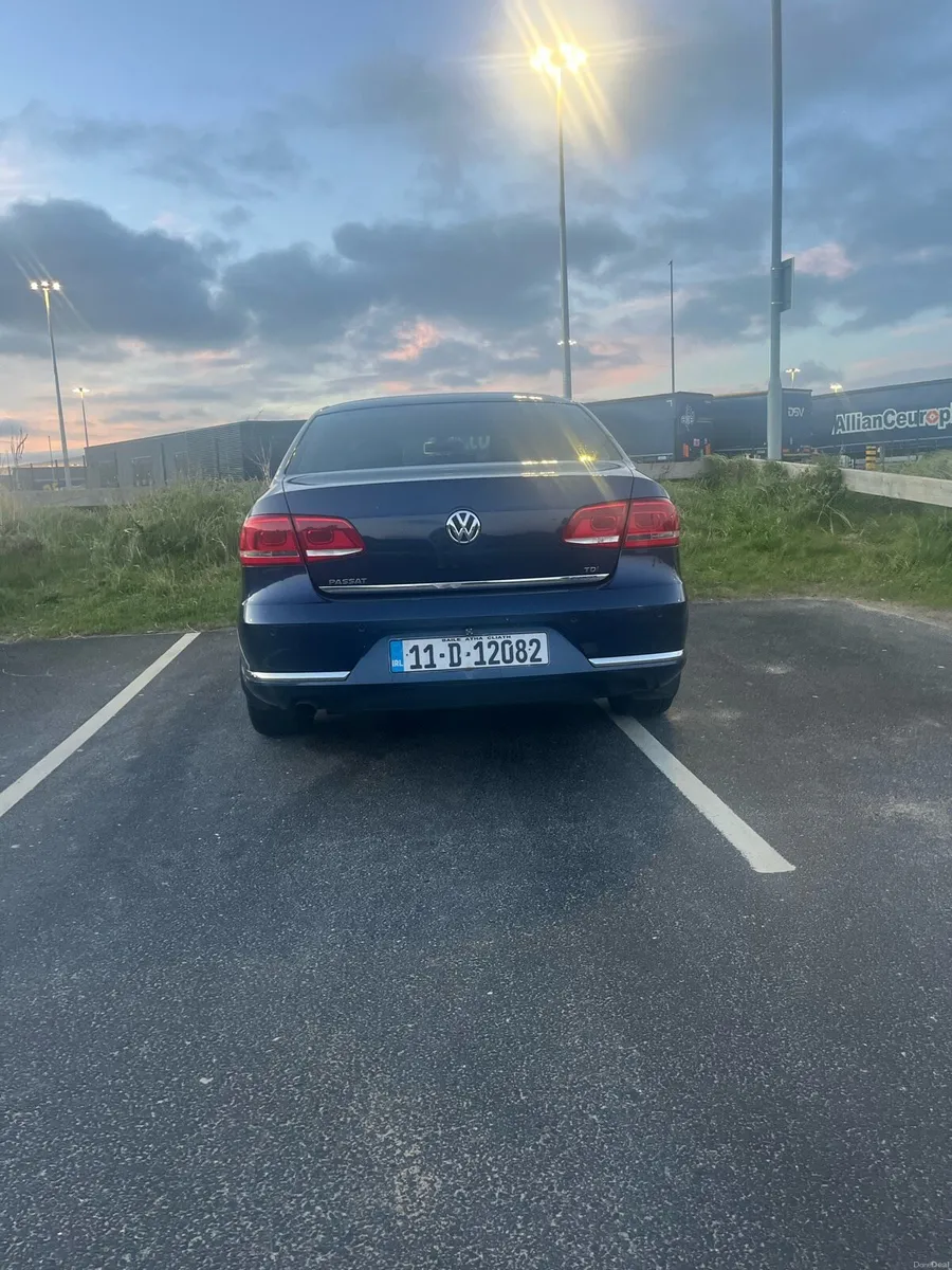 Volkswagen Passat - Image 4