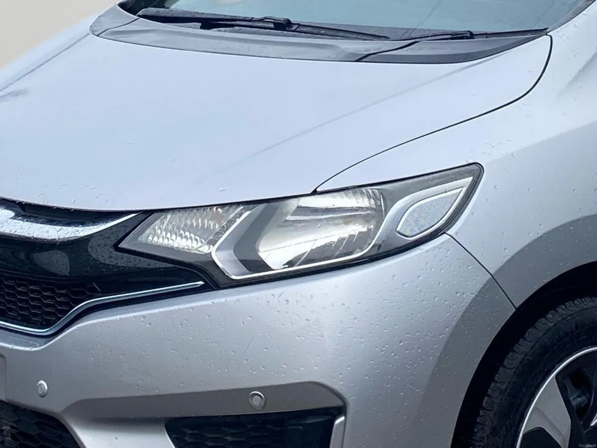 Honda Fit 2017 Hybrid - 76K Km only - Image 6