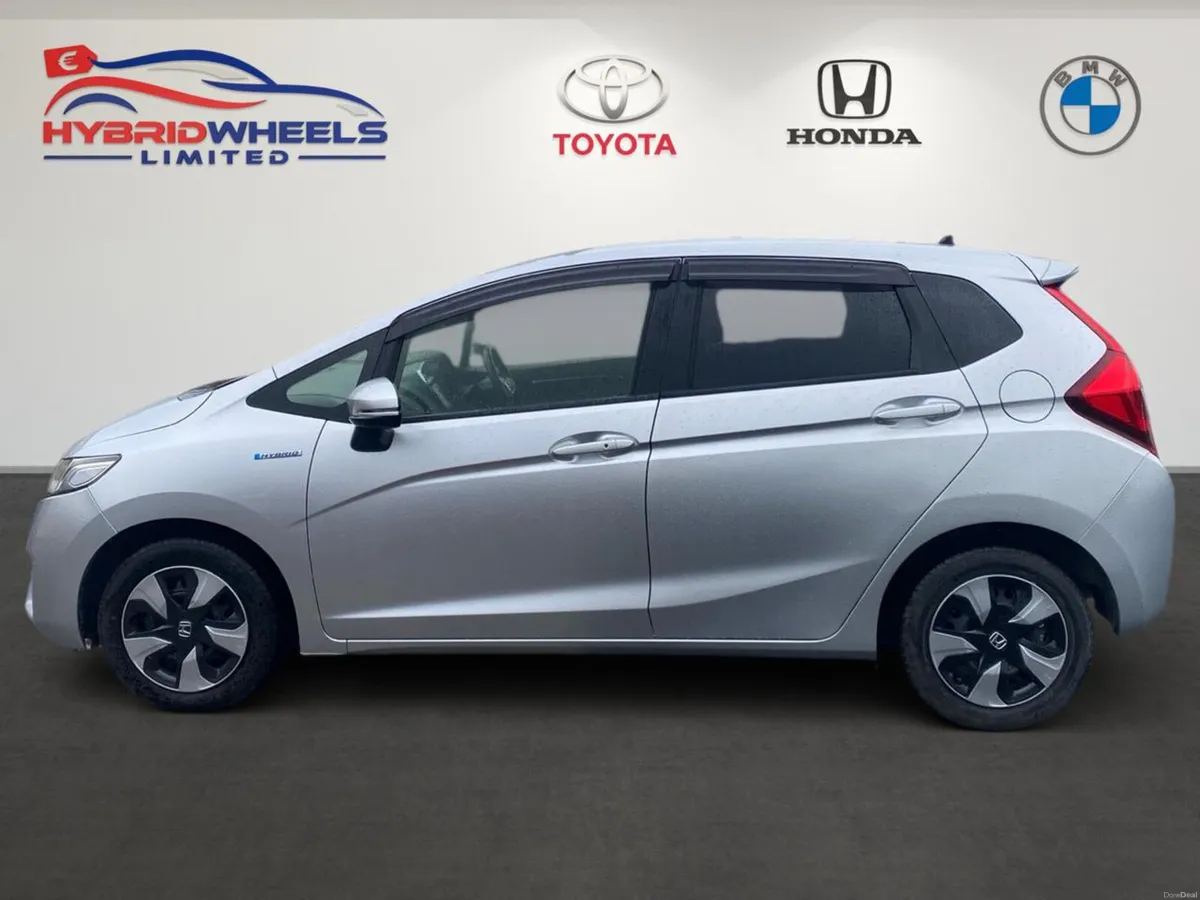 Honda Fit 2017 Hybrid - 76K Km only - Image 5