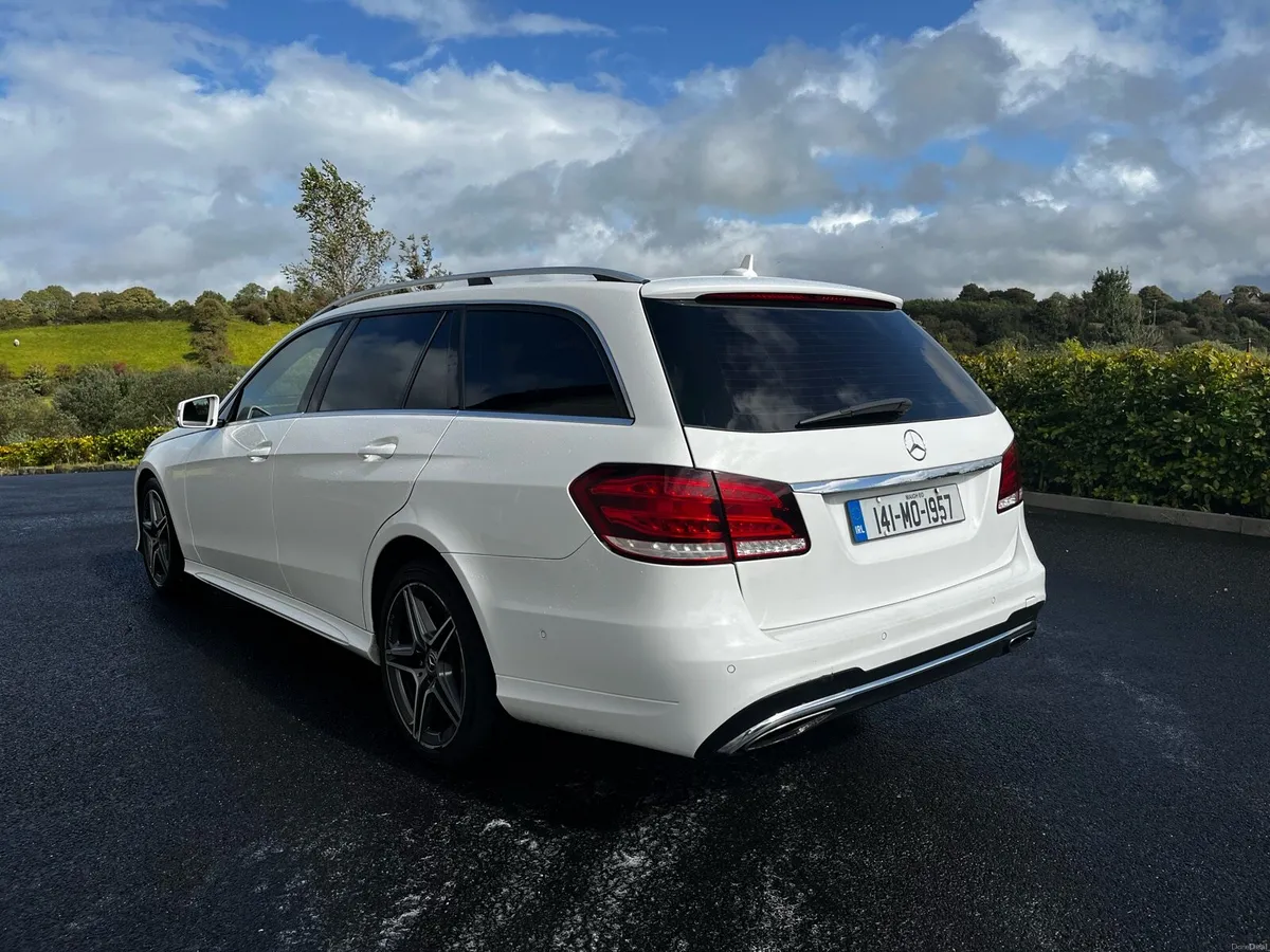 Mercedes Benz E220 - Image 4