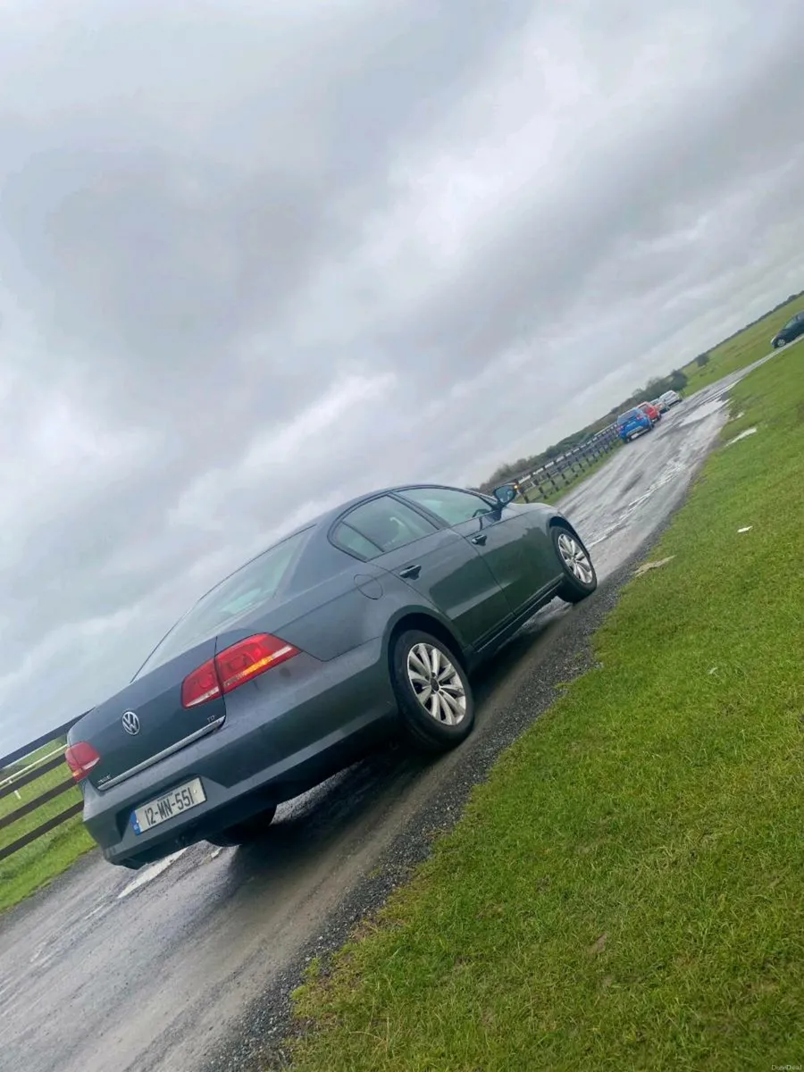 Volkswagen Passat - Image 2