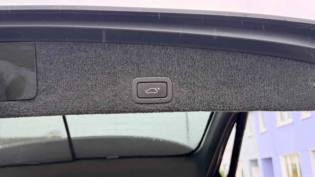 🚙 Volvo XC60 SE Lux D4 AWD 2015 - Image 4