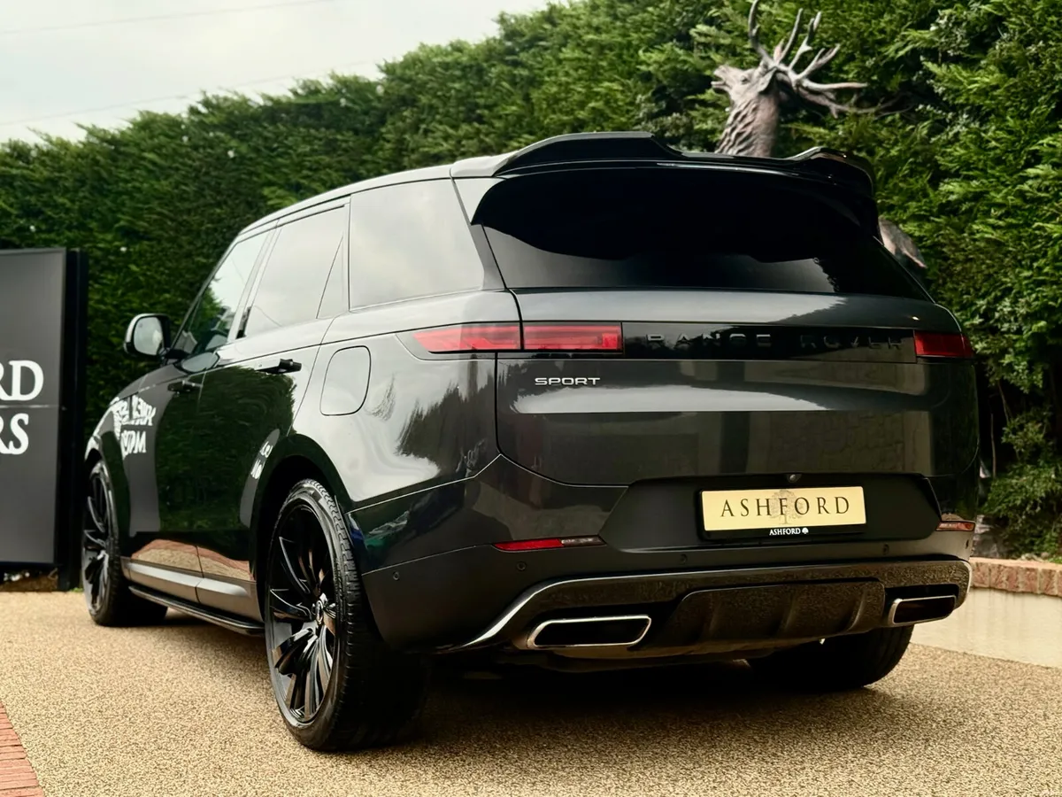 Range Rover Sport 232D 3.0 Hybrid P440e - Image 4